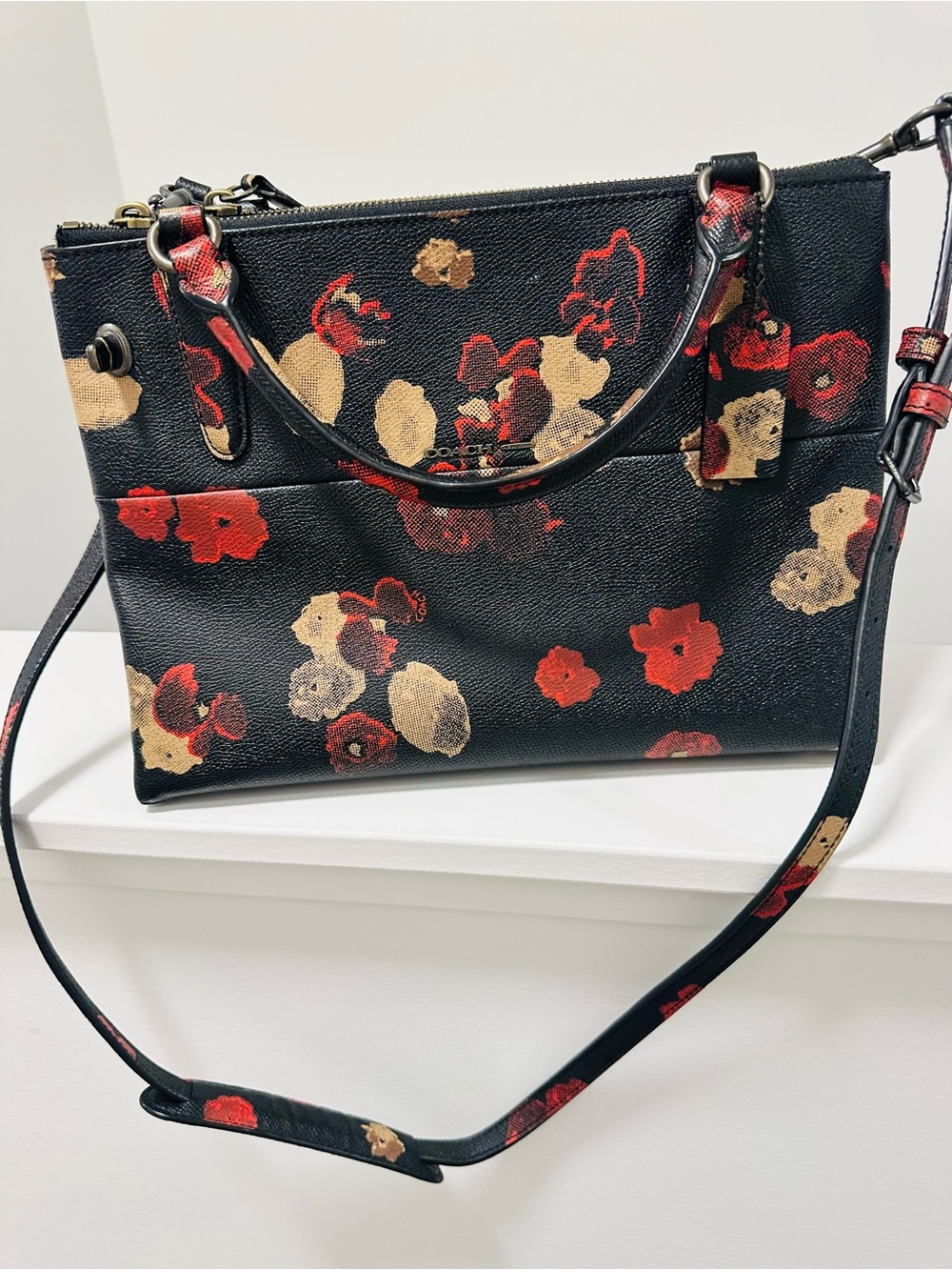 Vintage Coach Sm Borough Black  Floral Leather Shoulder Bag w Red & Cream Poppie